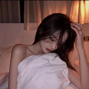 男同桌脱我小内内玩我全身微博
